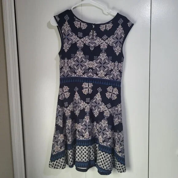 New York & Co Women's SZ S Fit and Flare Print Dress Pockets Navy Sleeveless - Picture 5 of 11